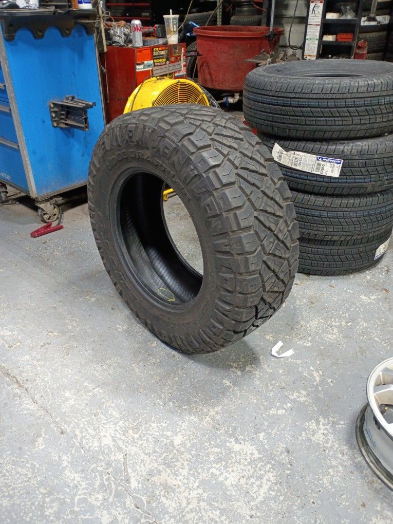 37x12.50x20 Nitto Ridge Grappler 10 Ply
