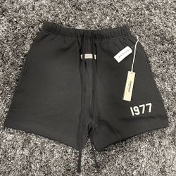 essential shorts