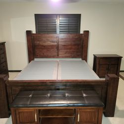 King Sive Bedroom Set