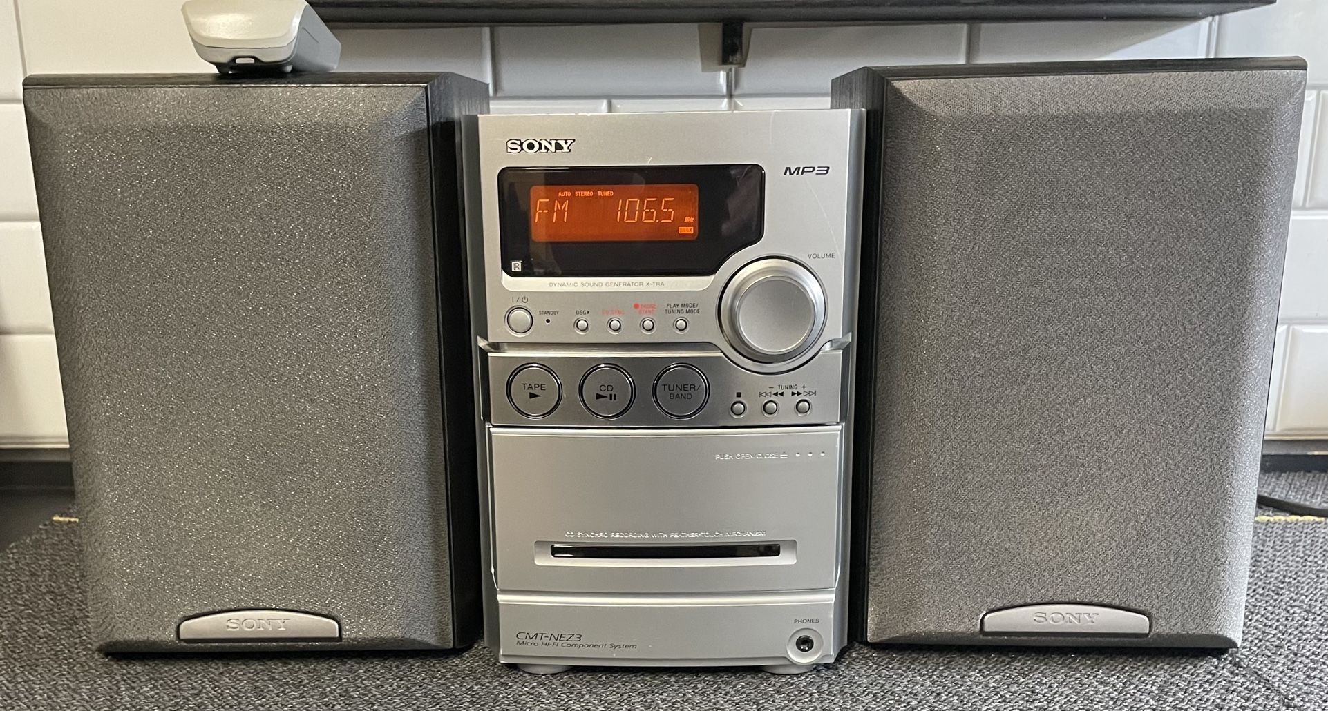 Sony CMT-NEZ3 Compact Component Stereo 