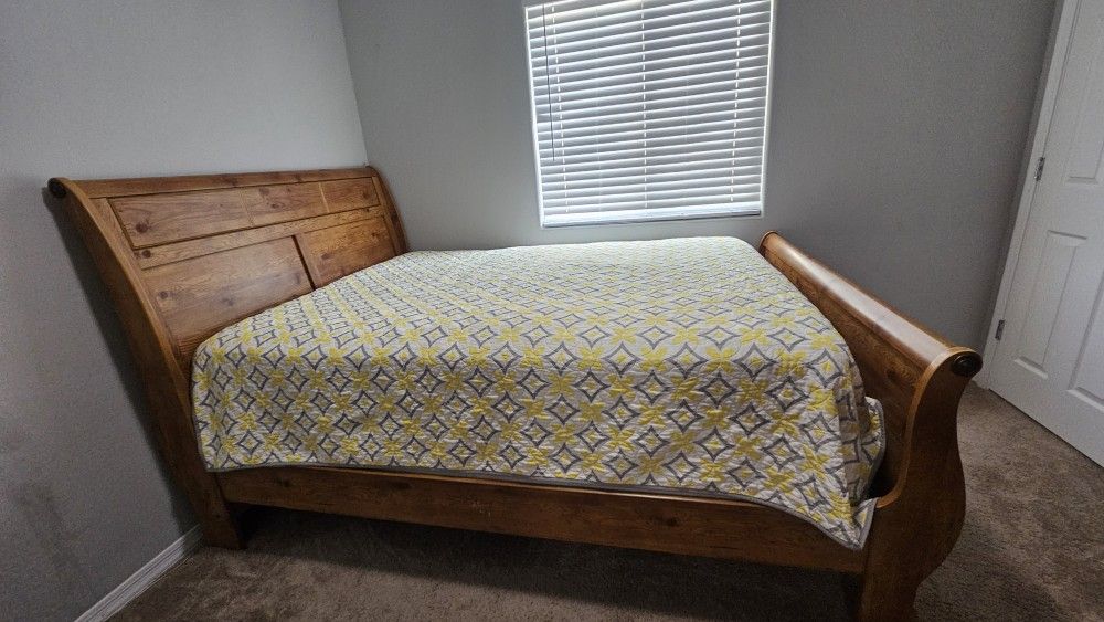 Queen Bedroom Set