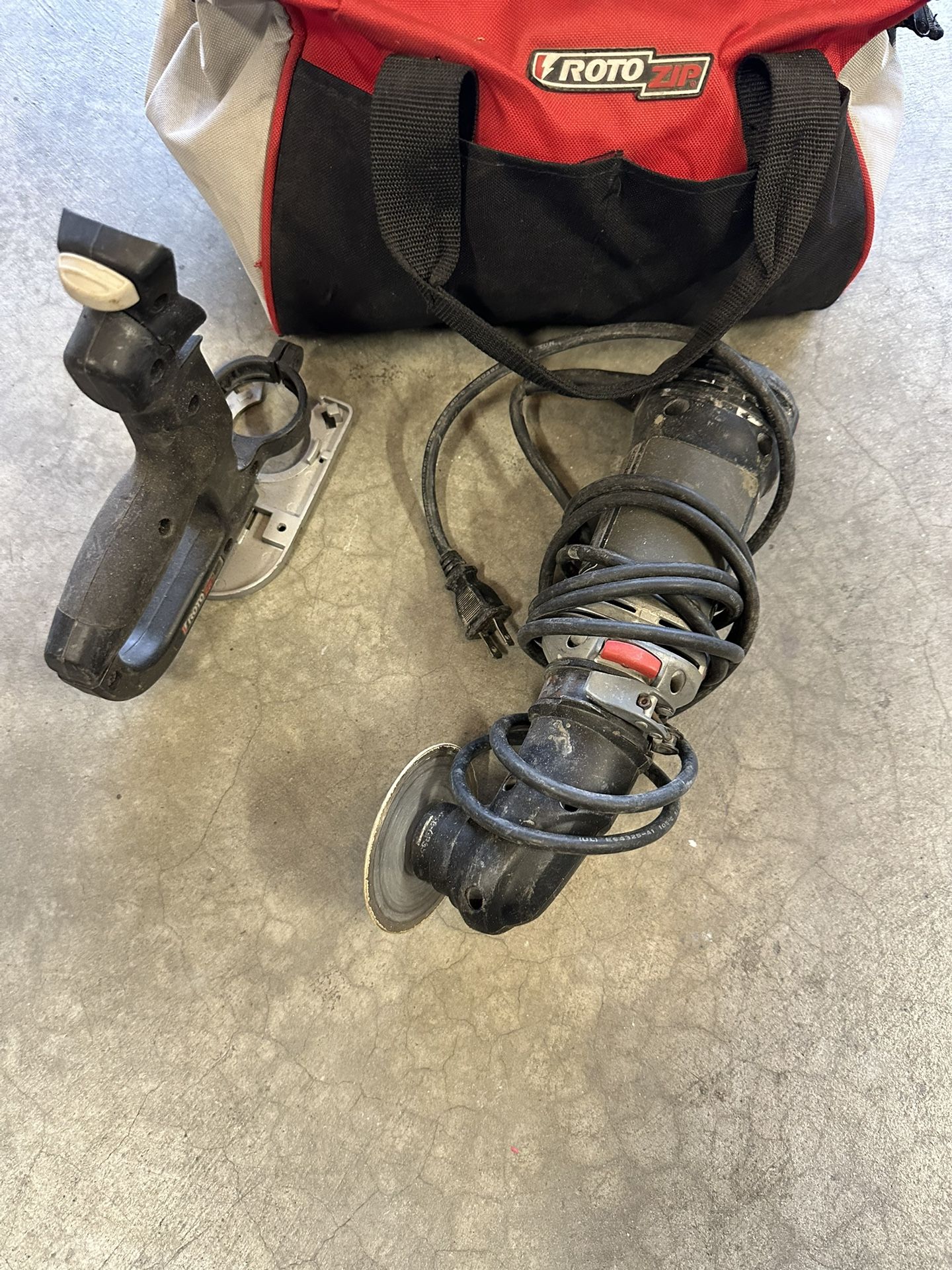 RotoZip Tool With Accessories
