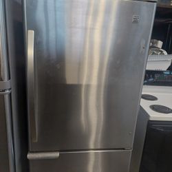 Lg Fridge 33"w.