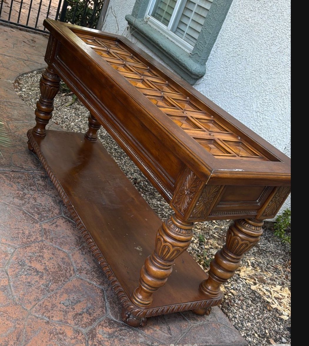 Wooden End Table needs New Home@@