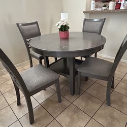 Dining table w chairs