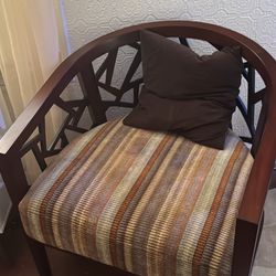 Comfortable Accent Chair 