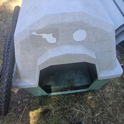 Dog House 