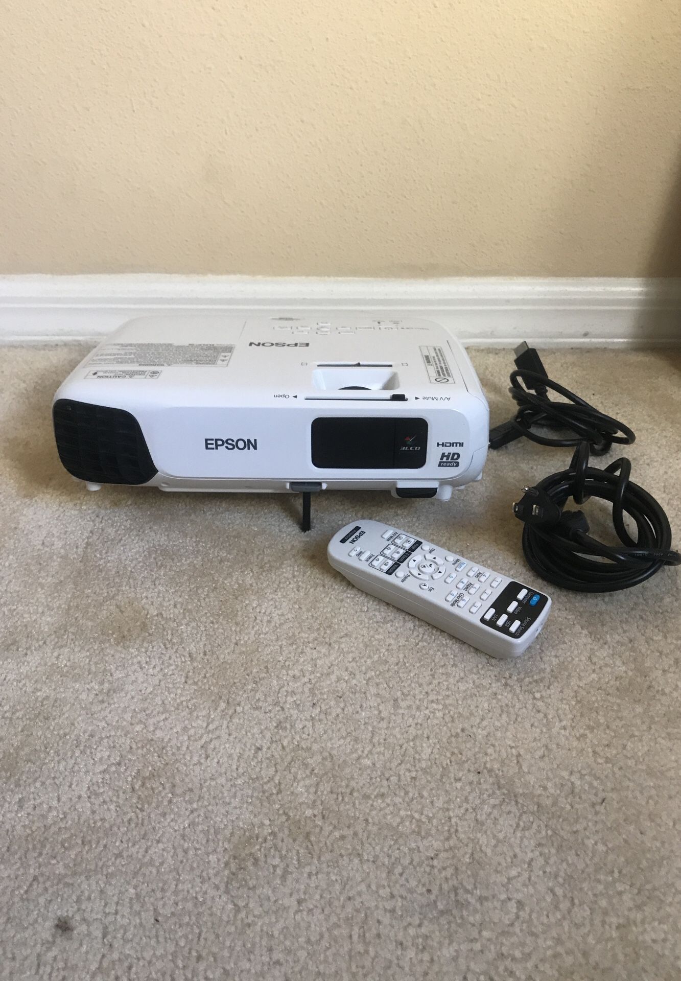 Epson projector HDready H566A