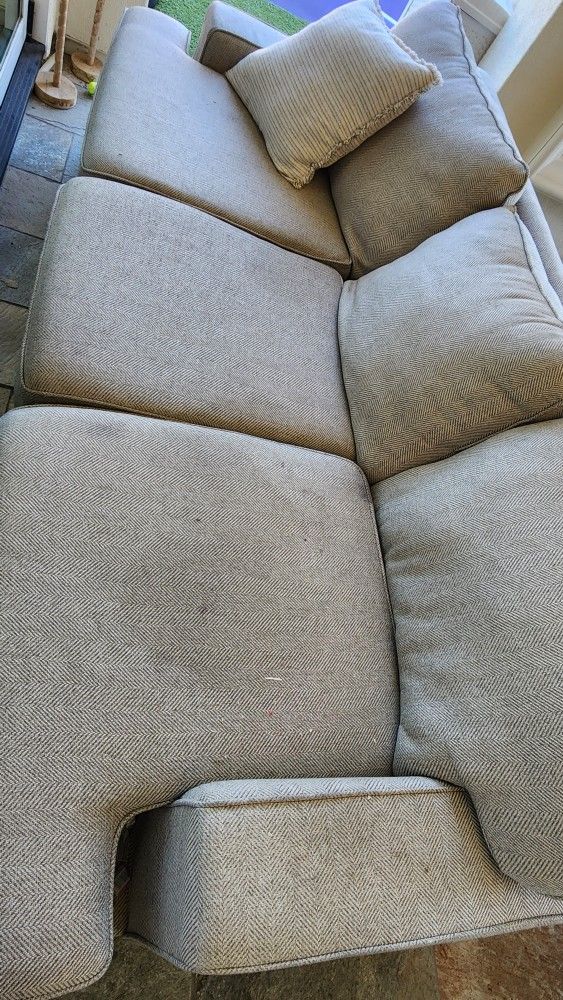 FREE COUCH