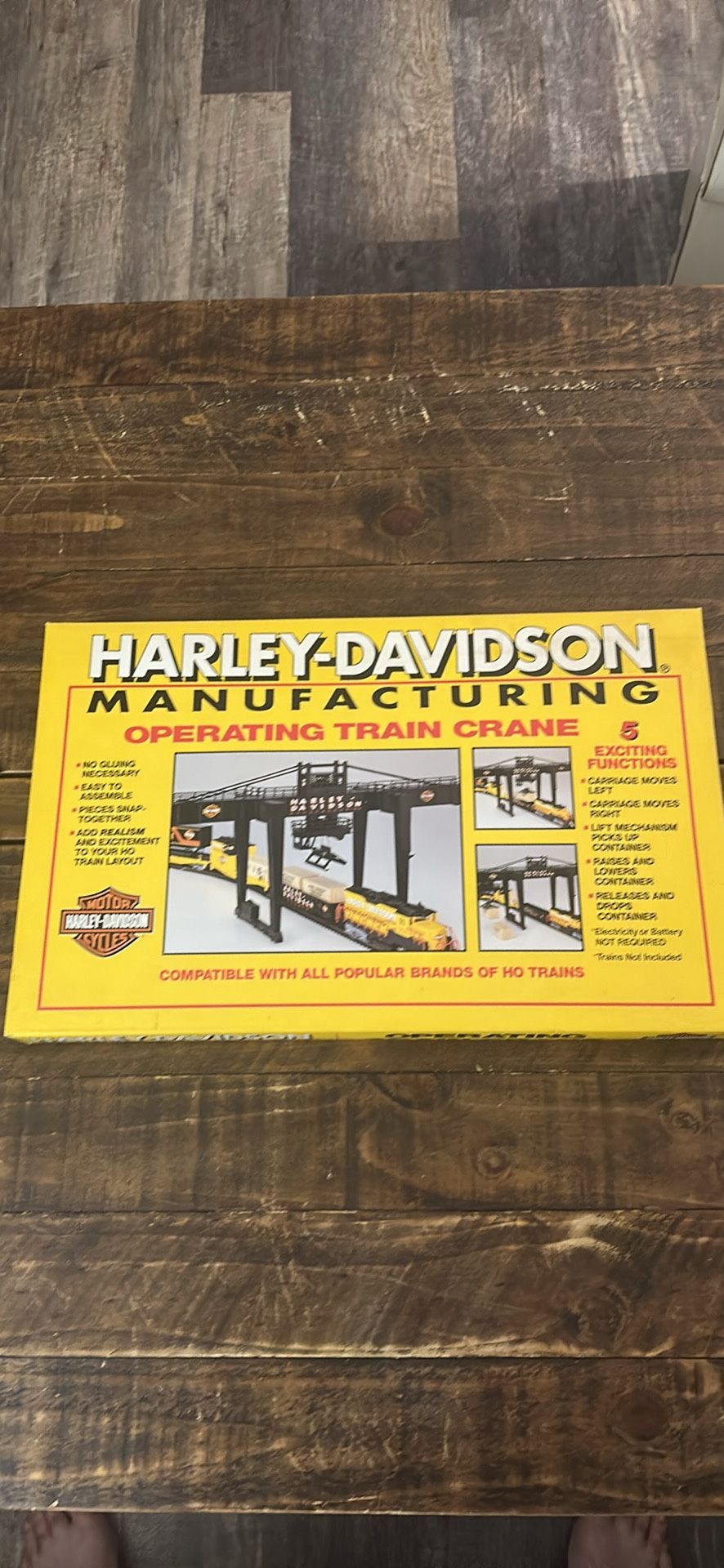 HARLEY DAVIDSON OPERATING TRAIN CRANE