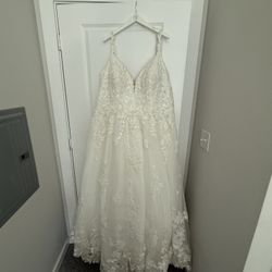 Allure Bridals Ivory Wedding Dress