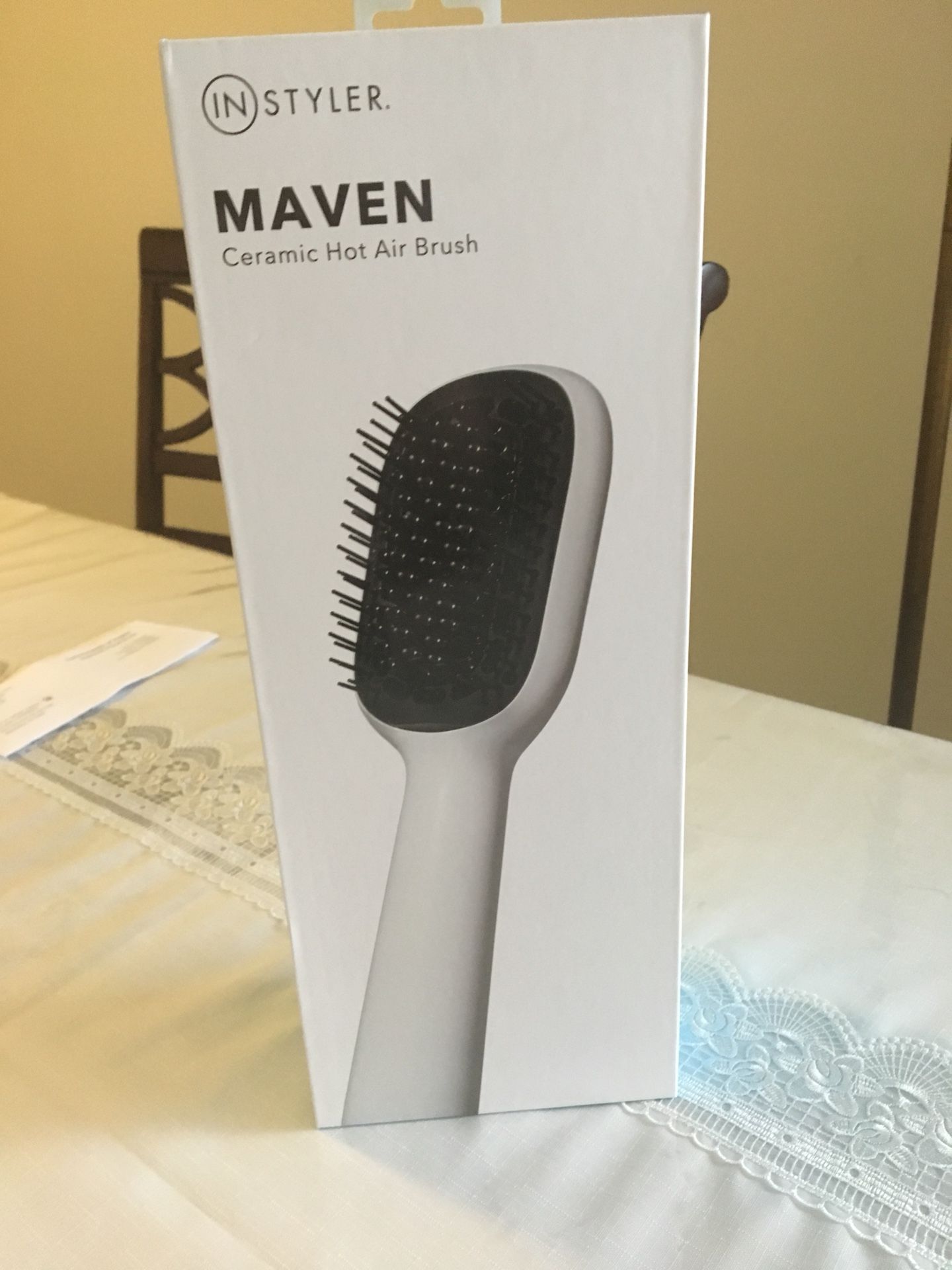 Maven ceramic hot air brush straightener