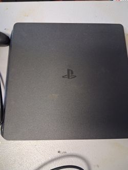 PLAYSTATION 4
