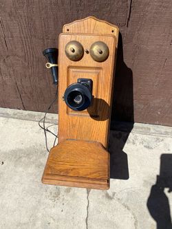 Antique Oak Wood Wall Crank Telephone 1920’s