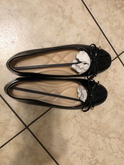 size 7.5 Black ballet flats