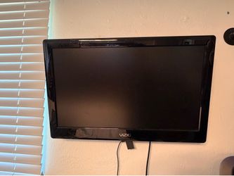FOR SALE – 30” Vizio TV Bundle – $50 📺