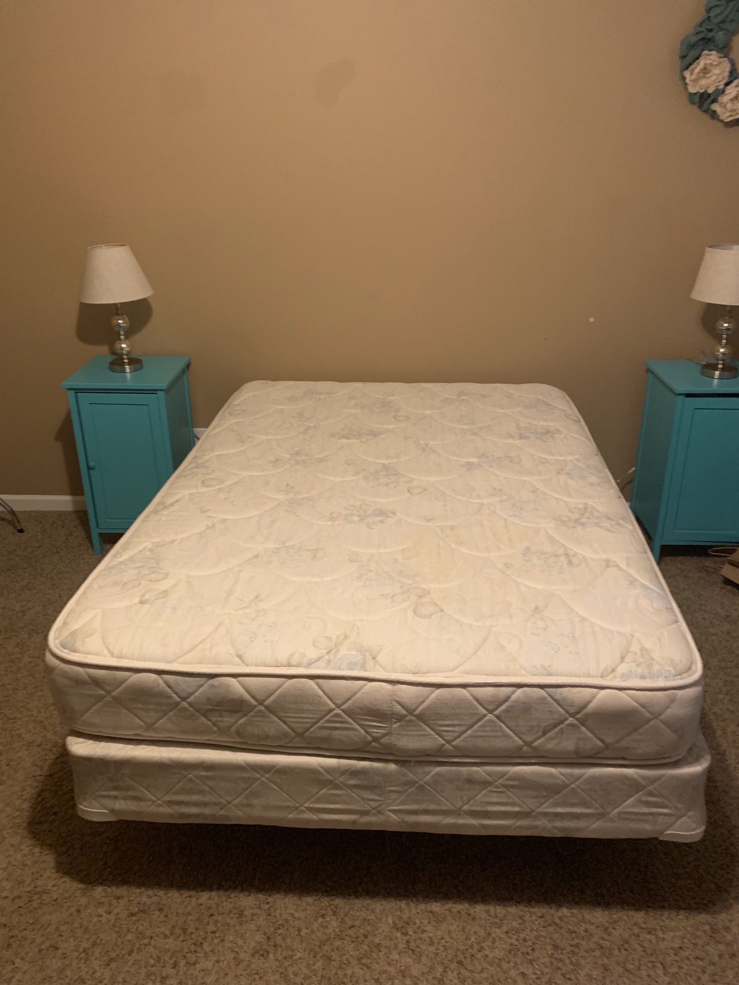 Full size bed and box spring