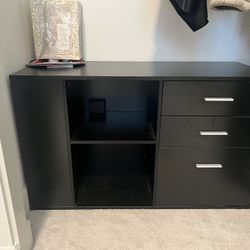 Filing Cabinet (with lock) - Great Condition 