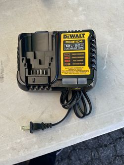 DeWalt DCB1104 12V/20V Lithium Ion Battery Charger