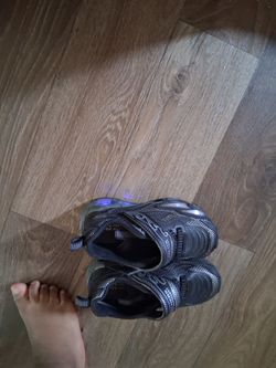 Name brand  boy shoes size 1