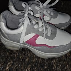 Ladies Active Shoes Size 6