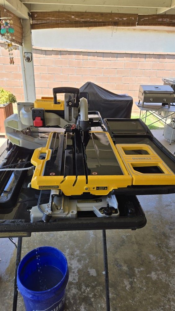 Dewalt D36000 Wet Tile Saw