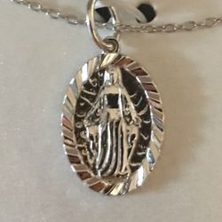 Beautiful Sterling Silver Virgin Mary Pendant And 18’ Chain $60