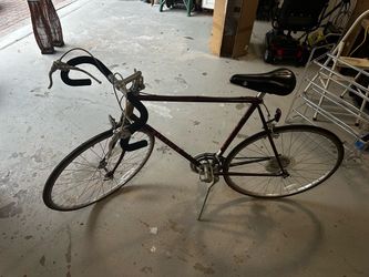 Vintage Raleigh Record 10-Speed Road Bike – Classic Burgundy Bicycle