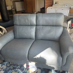 Cindy Crawford Home Leather Power Recliner Sofa Set – Brand New! 