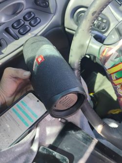 JBL Charge 4