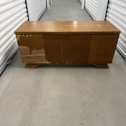 Vintage Lane Solid Wood Cedar Chest (47 x 19)