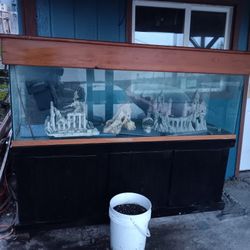 125 Gal Glass Oak Stand ,hood With Undee Gravel,bio-wheel,castle And Accessories With 5 Gal New Black Rock 