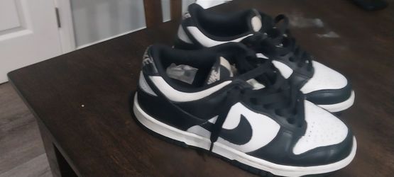 Nikes 4y