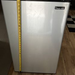 Mini Fridge Magic Chef 