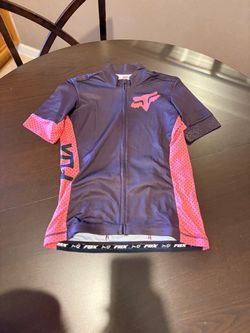 Women’s mountain biking jerseys