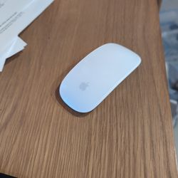 Apple Magic Mouse v2 (A1657)