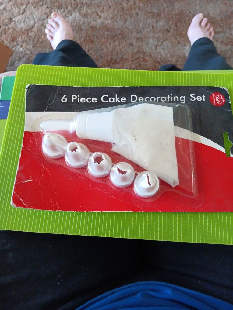 6 Piece CKe Decorating Set