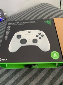 Razer Wolverine V3 Pro White Edition Wireless Controller (Like New)