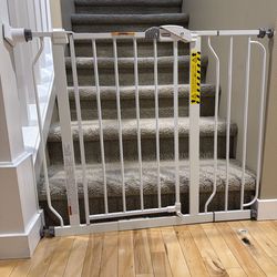 Regalo Baby Gate – Child Safety Gate – Like New (Multiple Available)