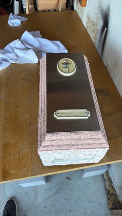 Cameo Rose Urn