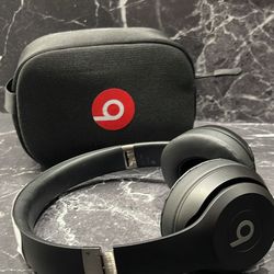 Beats Solo 4 