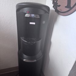 Water Dispenser 