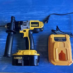 DEWALT 18-volt 1/2-in Cordless Drill. Charger Included
