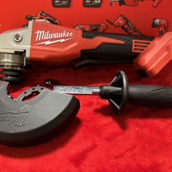 Brand New 2025 Milwaukee Brushless Cordless 4-1/2 in./5 in. Grinder w/Paddle Switch