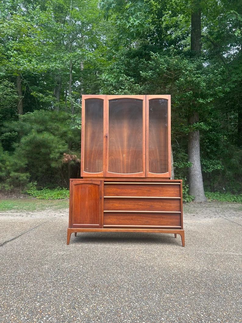 Mid Century Lane Rhythm china cabinet
