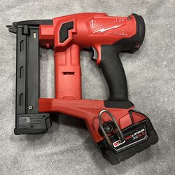 Milwaukee M18 FUEL 18 Ga. 18 Cordless 1/4 Inch Narrow Crown Stapler With 5.0 Battery