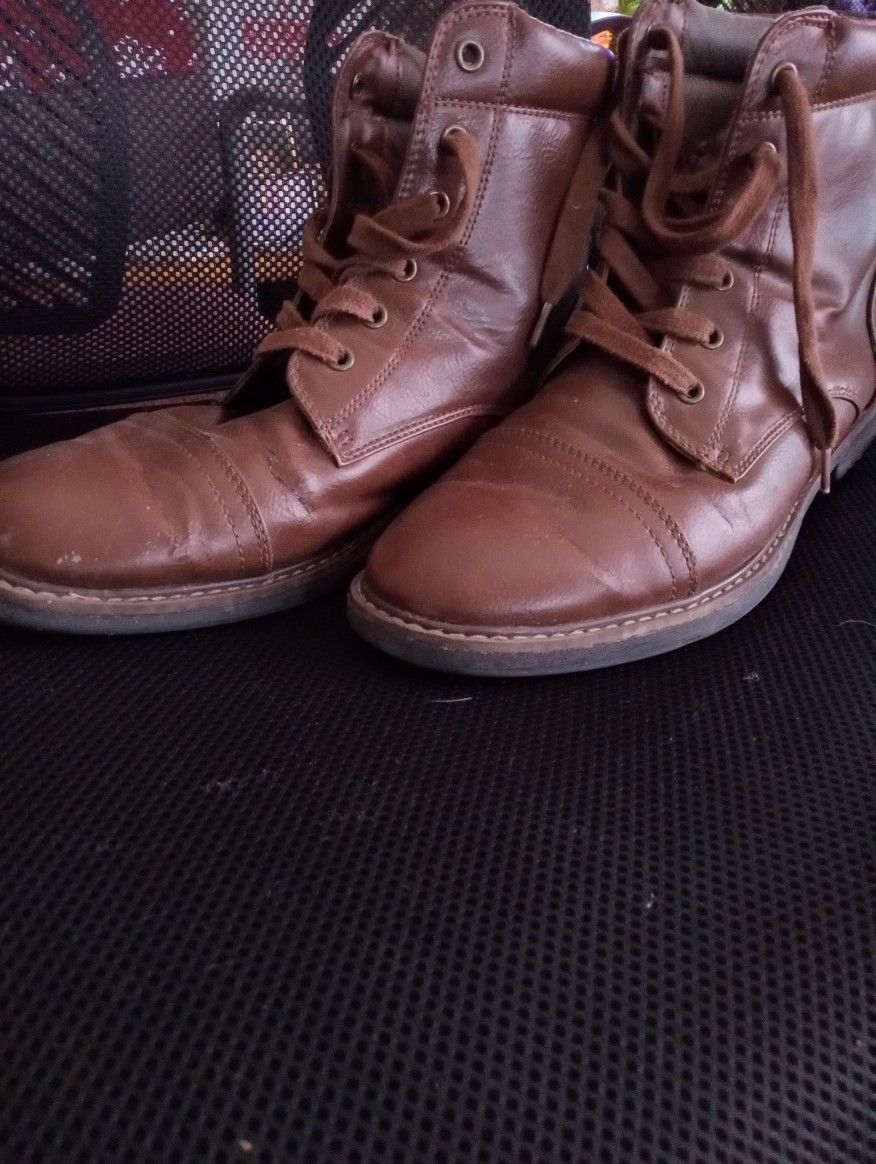 Men's Boots Good Condition Size 9s $6.00