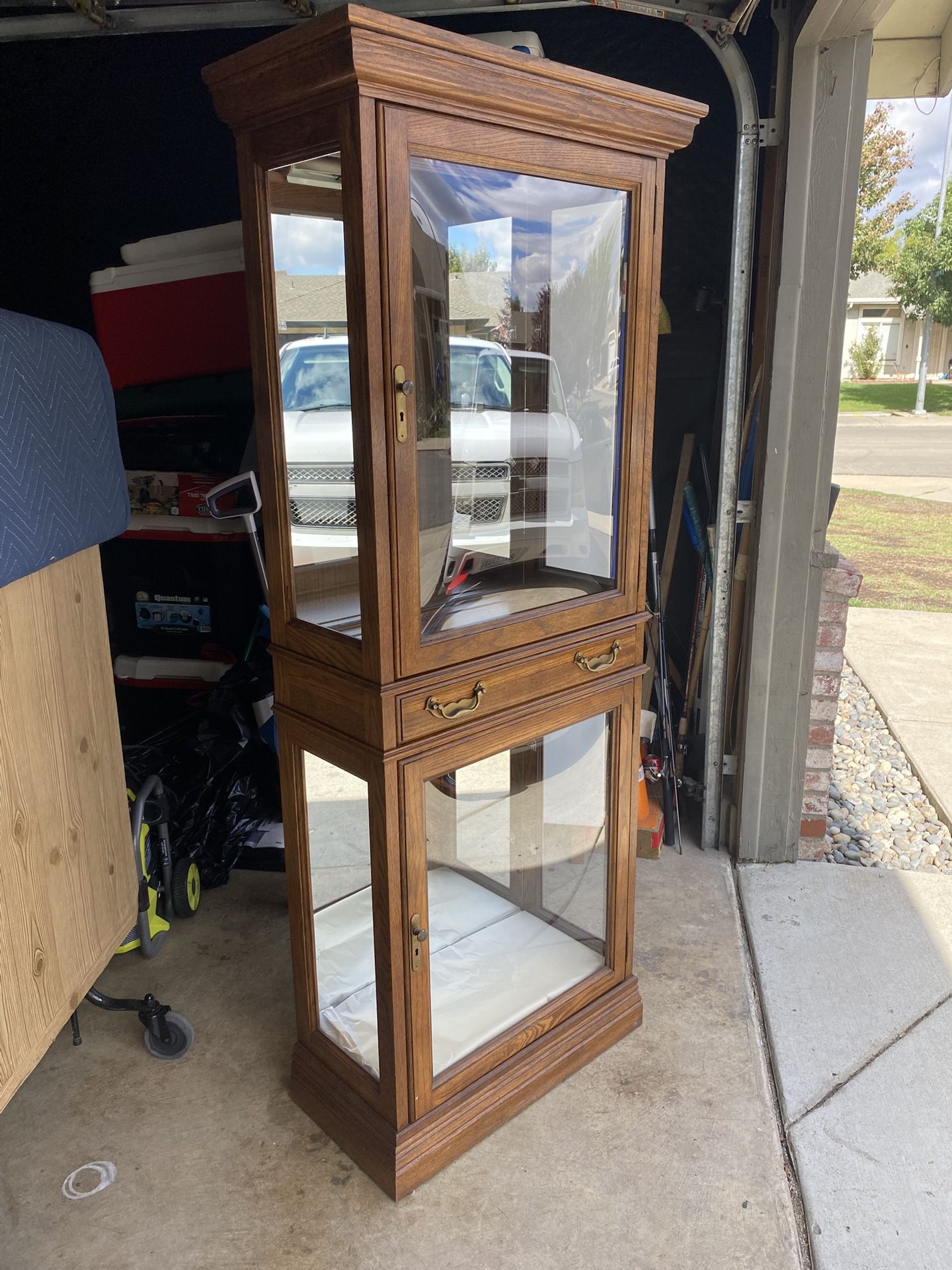 Cabinet With Lock And Lights