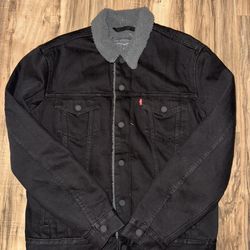 New Men’s Size Medium Levi’s Sherpa Jacket