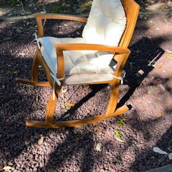 Wood Rocking Chair 